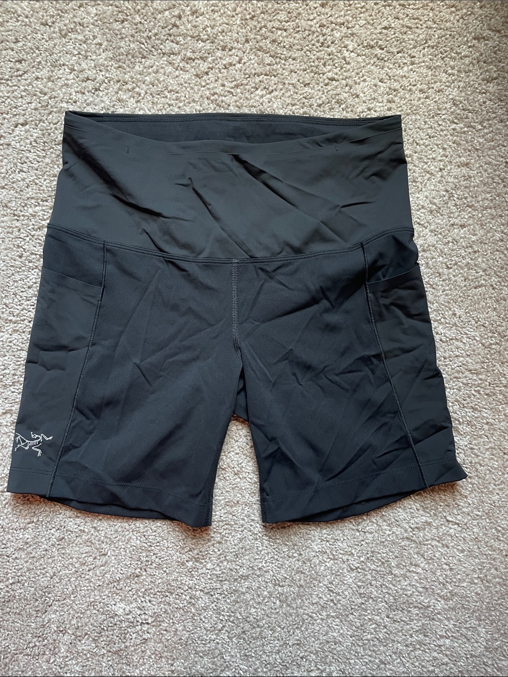 Arc'teryx Essent HiRise Women's Black Athletic Shorts